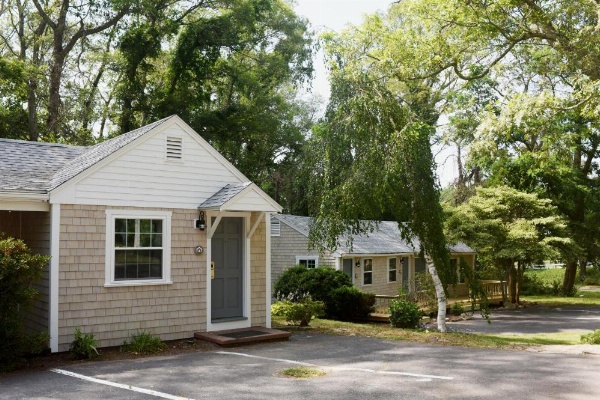 Sandwich Inn and Suites image 15