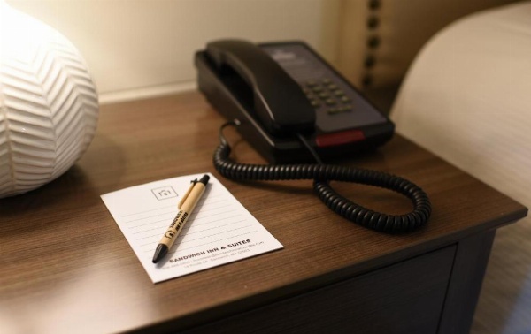 Sandwich Inn and Suites image 20